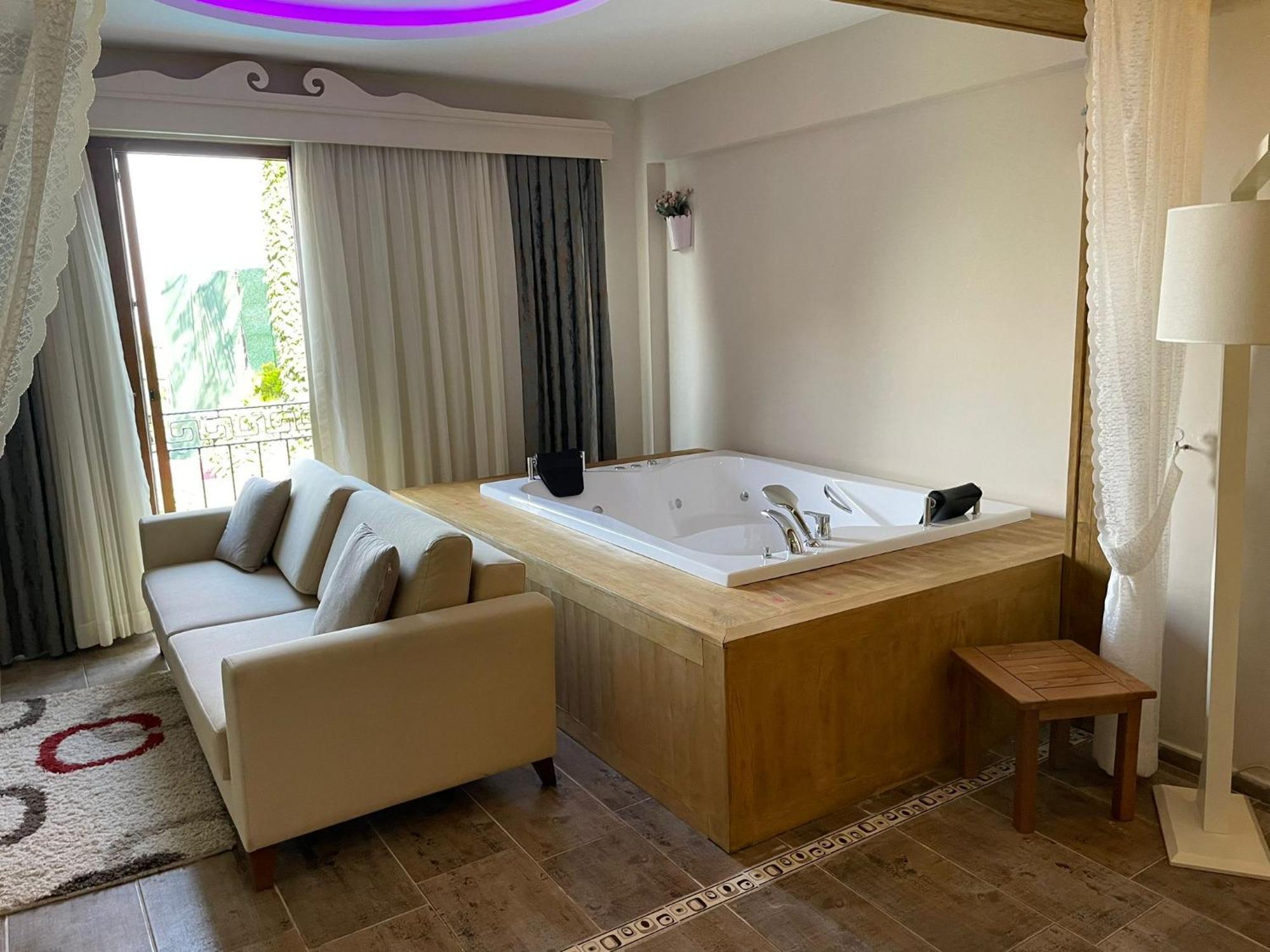Alya Villa Butik Hotel Turunc Exterior photo